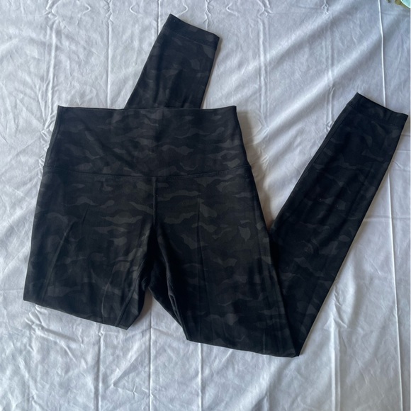 Lululemon Align Pant *Full Length 28"'
Sequoia Camo Print Deep Coal Black 6 - Picture 2 of 11